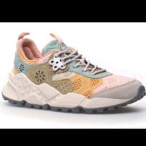 NWT Flower Mountain Kotetsu Sneaker (Women) - Taupe/Green Size 8